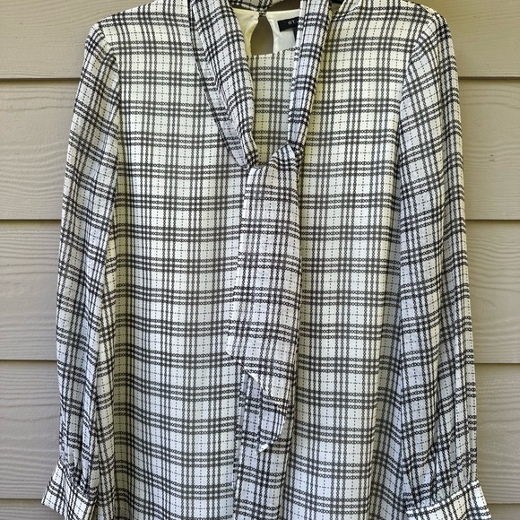 ST. JOHN
Sheer Prince of Wales Plaid Blouse - Picture 14 of 14